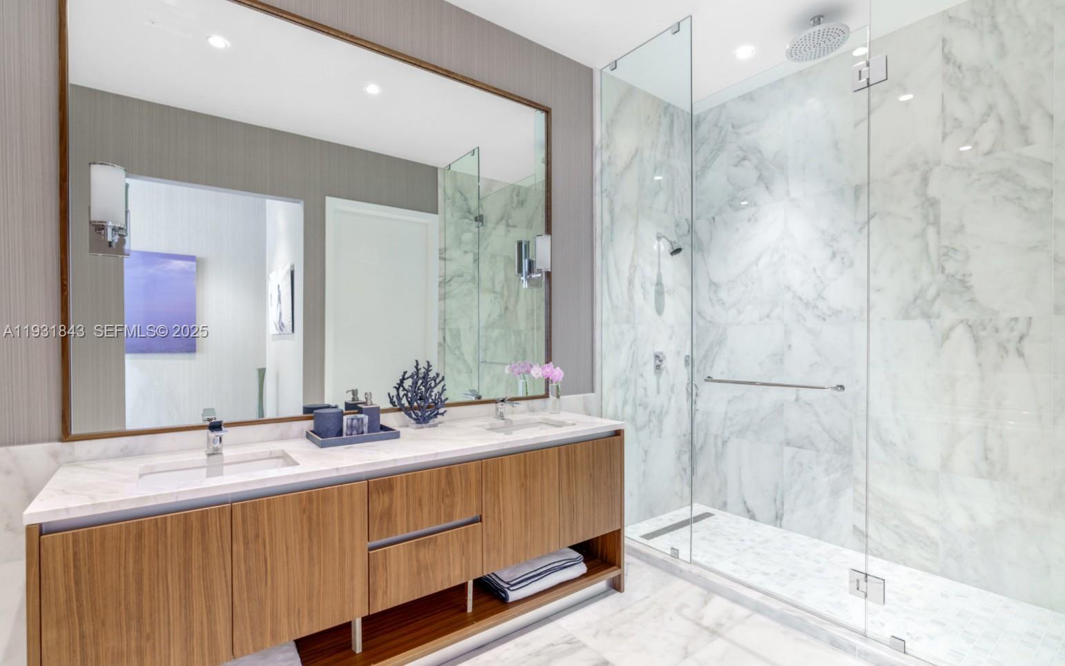 image Una Residences7