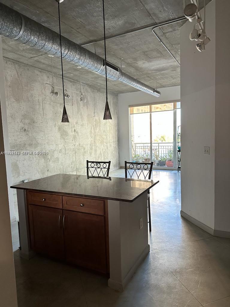 image Cite on the Bay West9