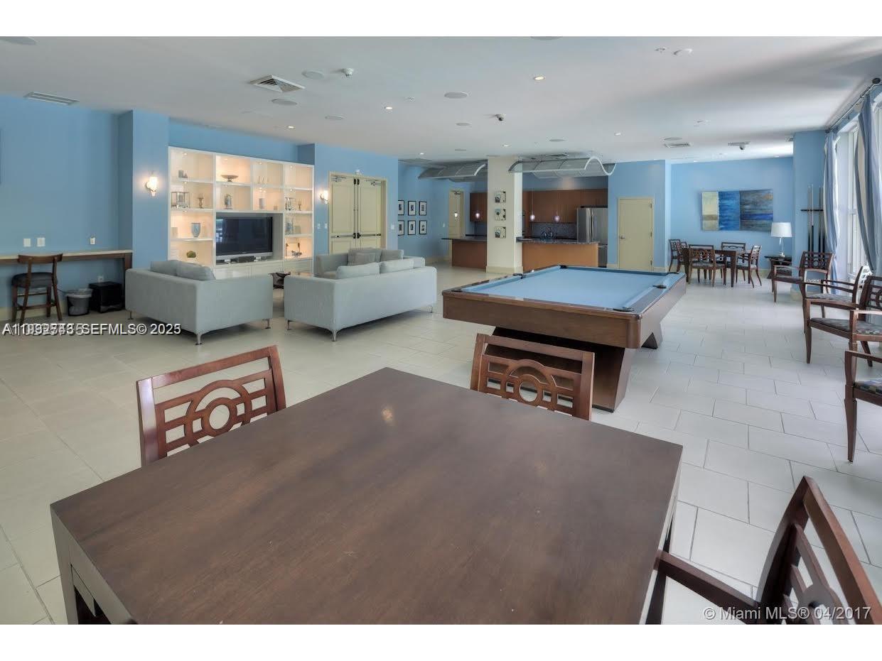 image Cite on the Bay West3