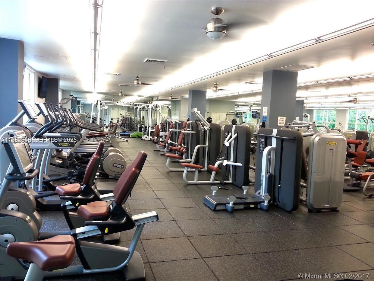 image Cite on the Bay West4