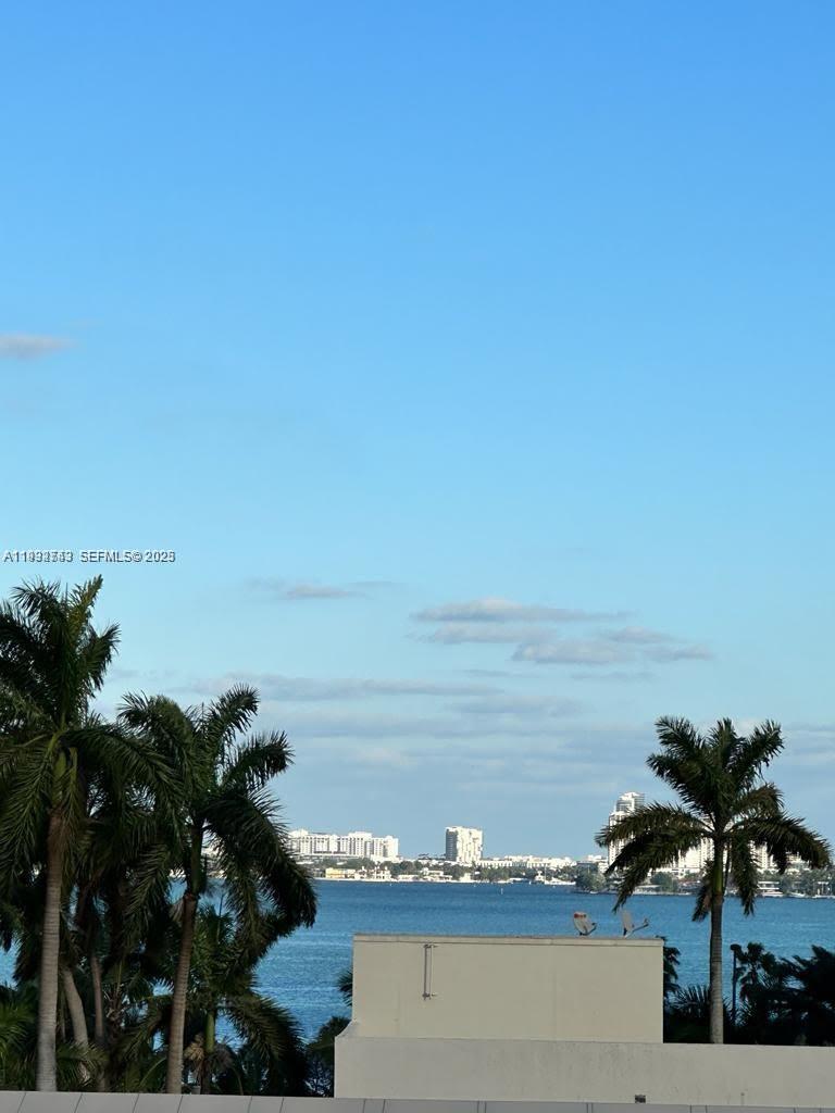 image Cite on the Bay West5