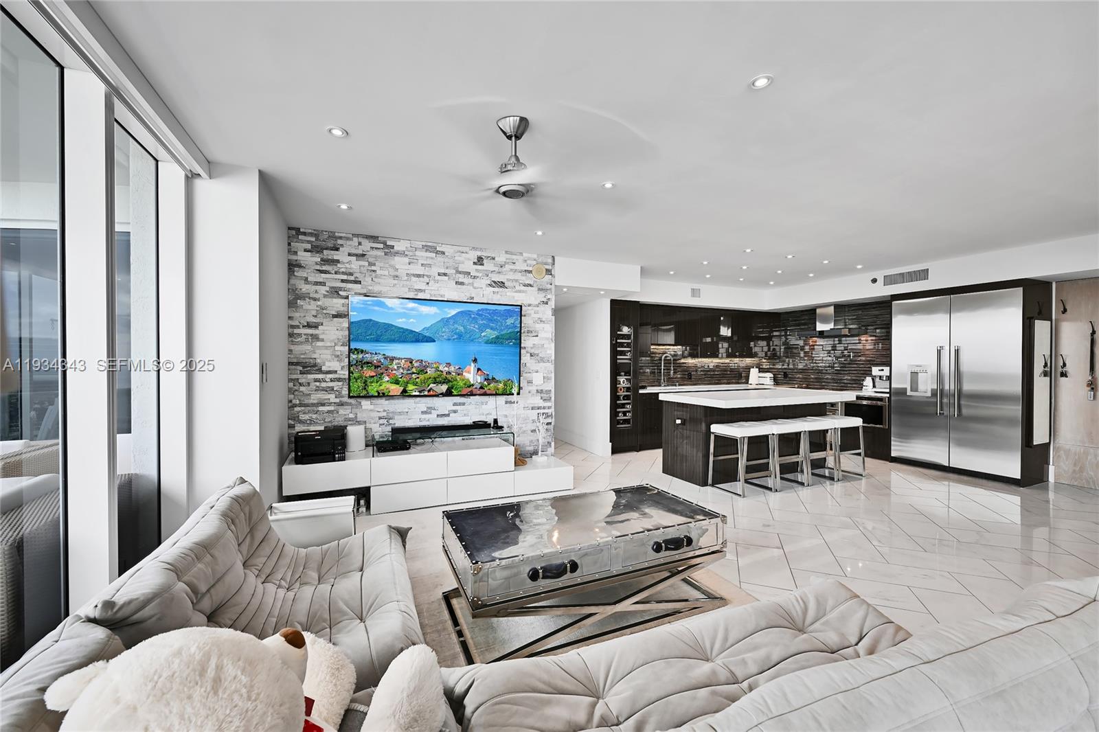 1850 S Ocean Dr #PH4405 Hallandale Beach, FL 33009