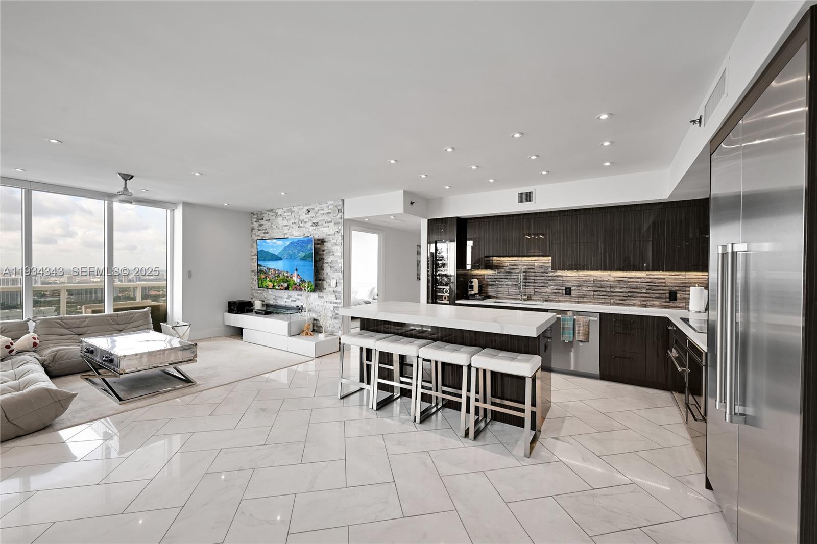 1850 S Ocean Dr #PH4405 Hallandale Beach, FL 33009