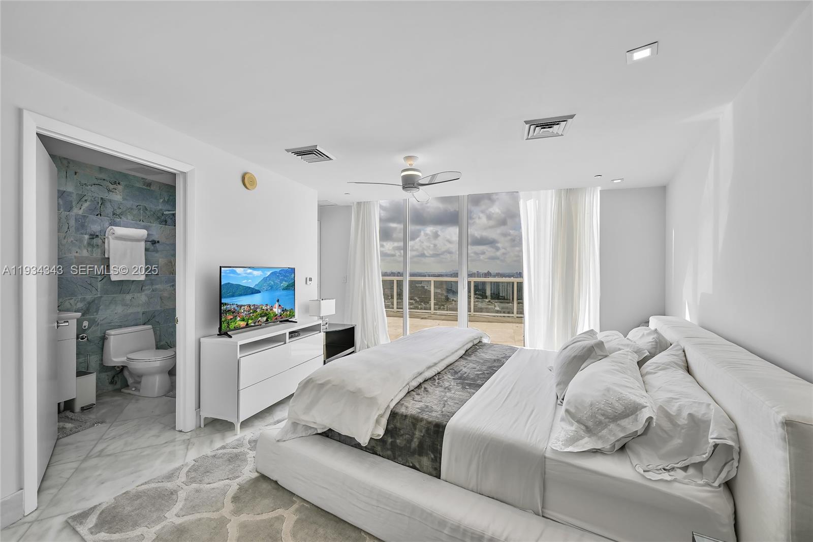 1850 S Ocean Dr #PH4405 Hallandale Beach, FL 33009