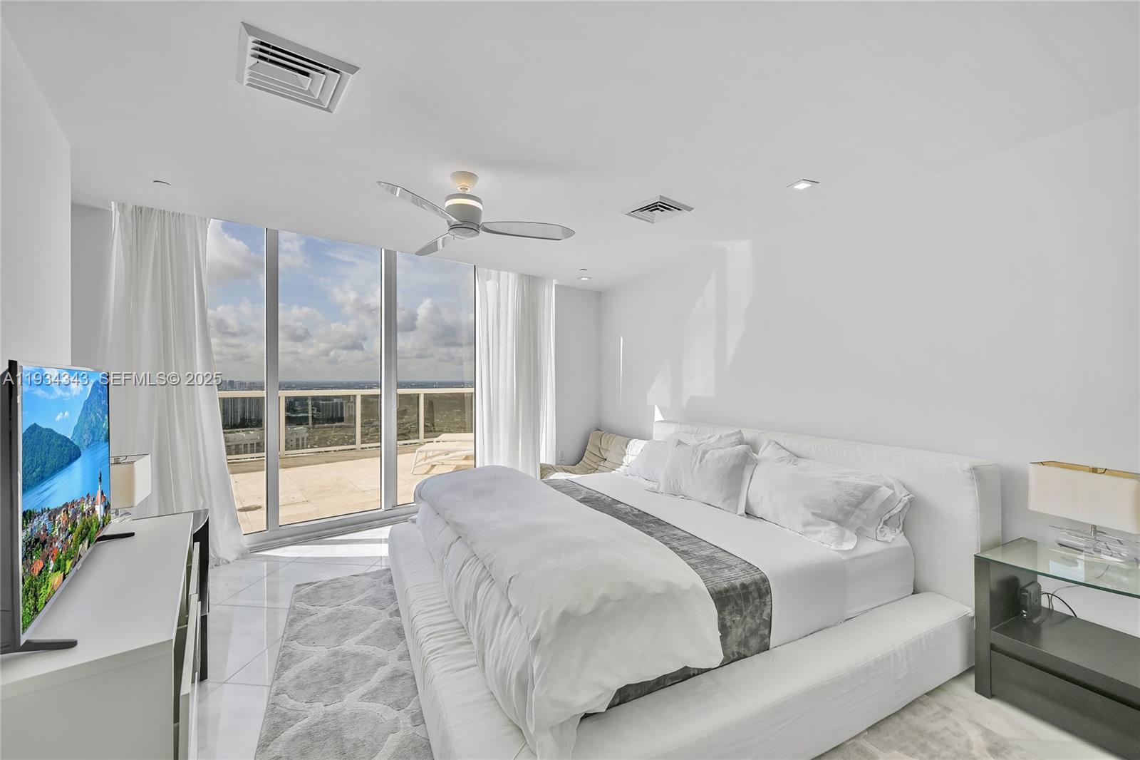 1850 S Ocean Dr #PH4405 Hallandale Beach, FL 33009