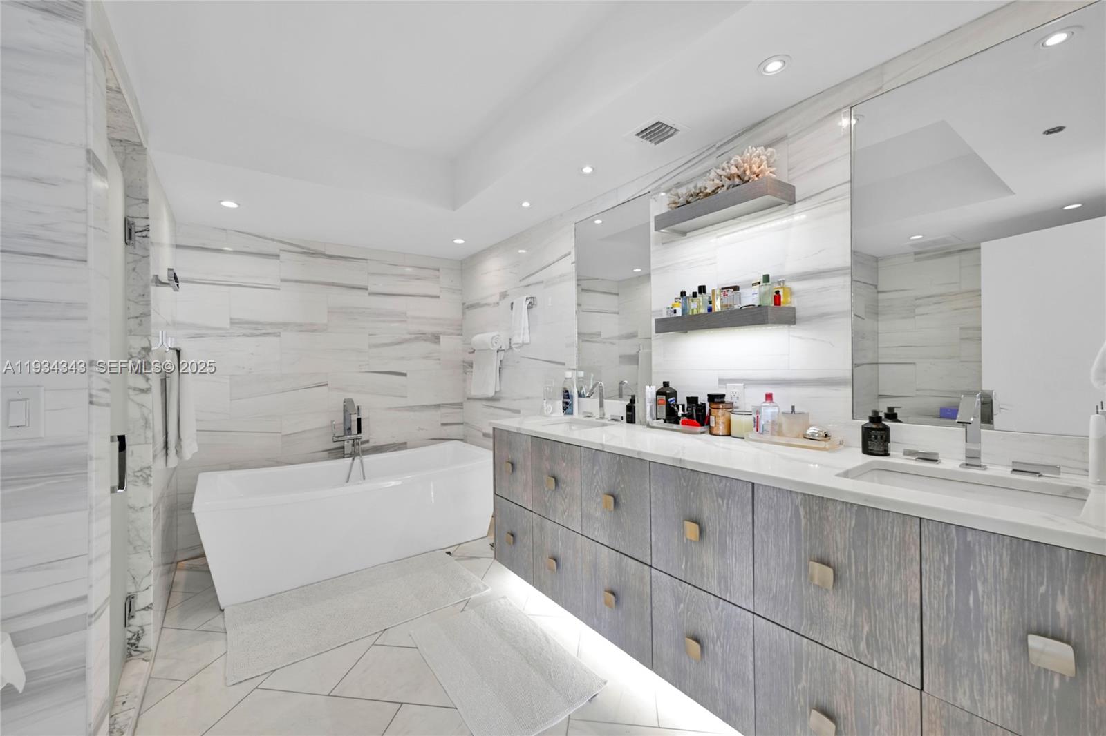 1850 S Ocean Dr #PH4405 Hallandale Beach, FL 33009