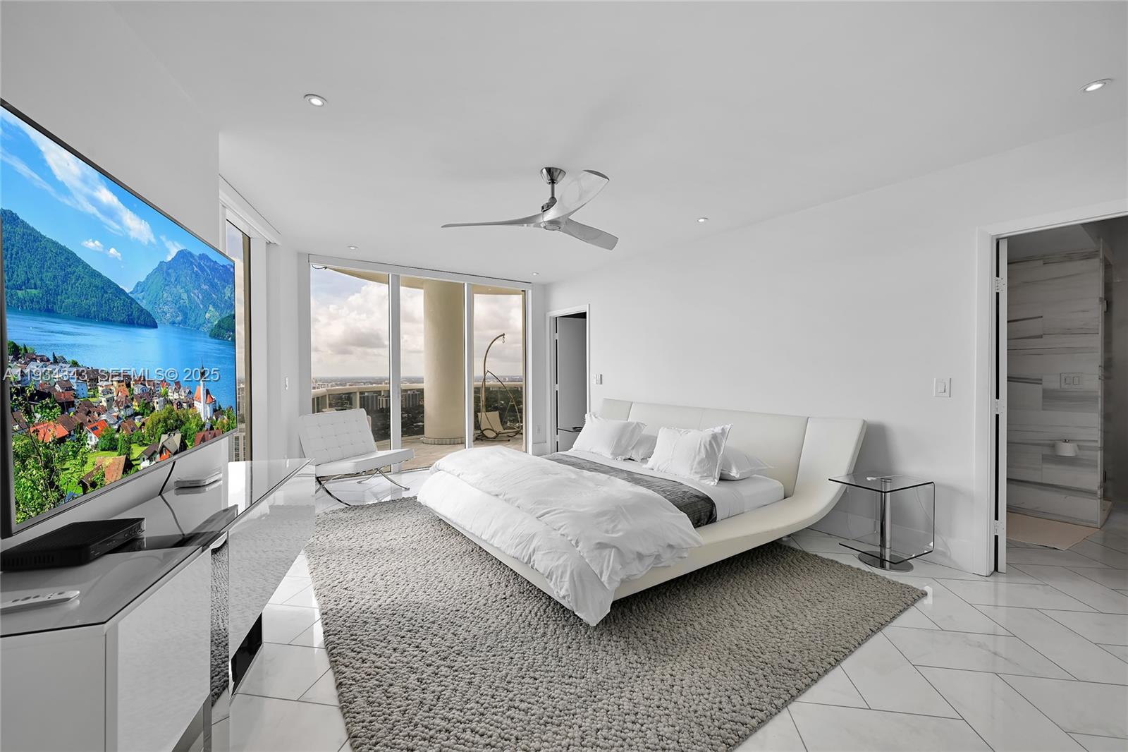 1850 S Ocean Dr #PH4405 Hallandale Beach, FL 33009