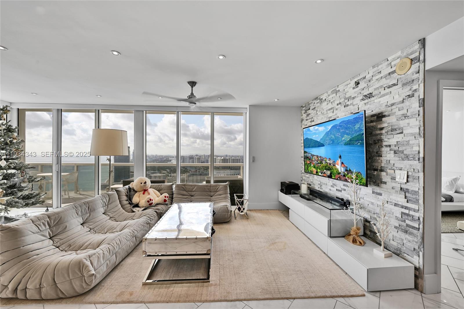 1850 S Ocean Dr #PH4405 Hallandale Beach, FL 33009