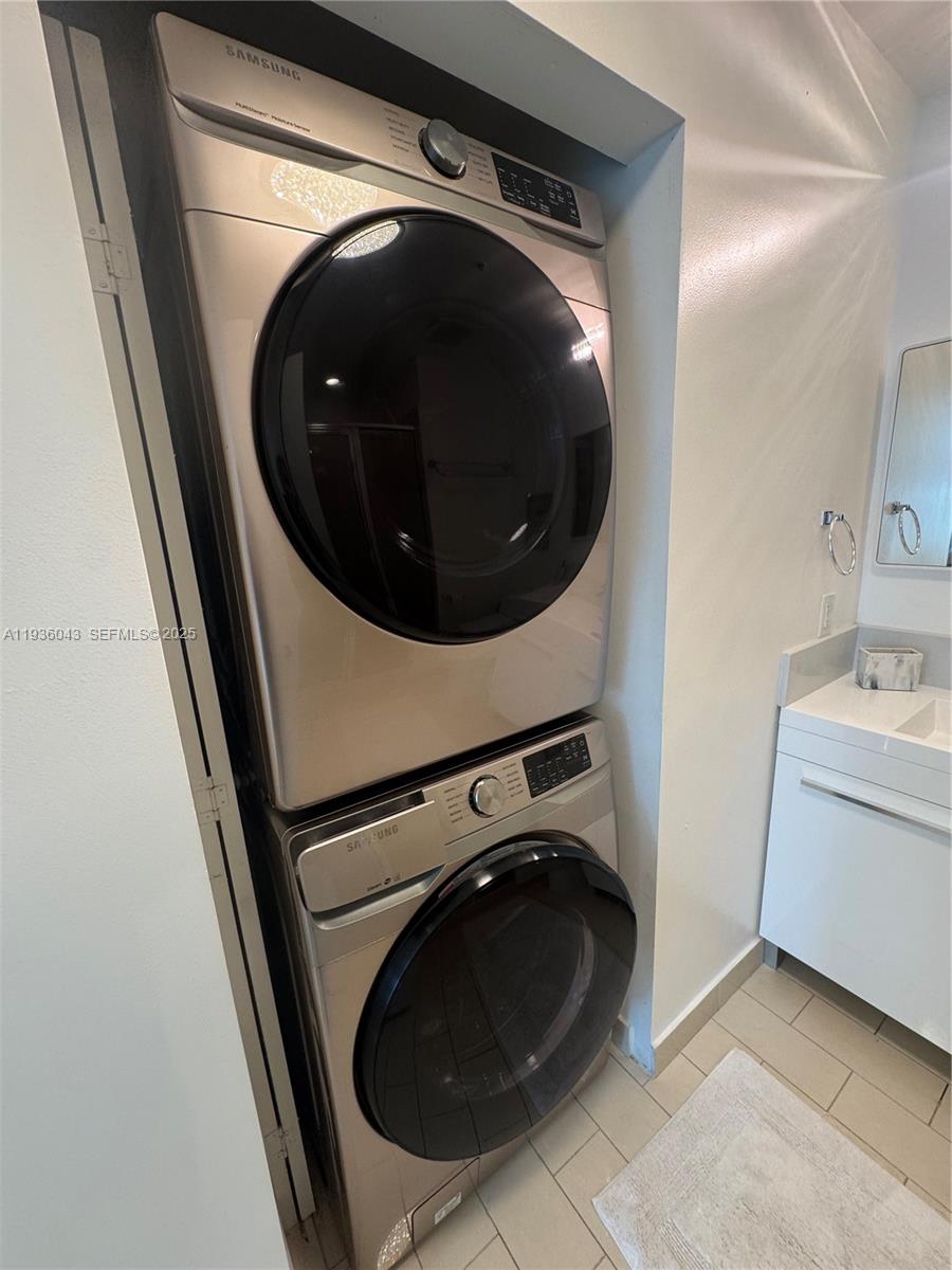 image Axis on Brickell North14