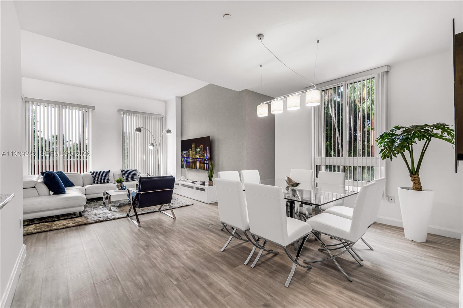 785 Crandon Blvd #106