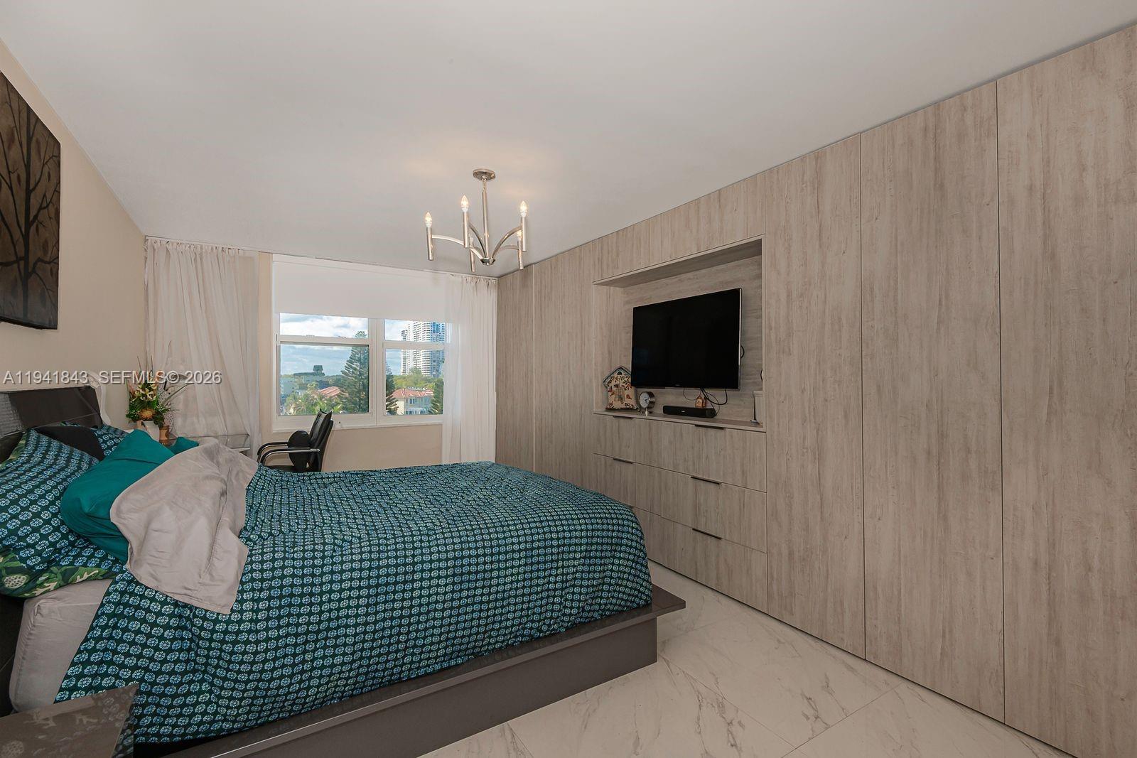 301 174th St #619 Sunny Isles Beach, FL 33160