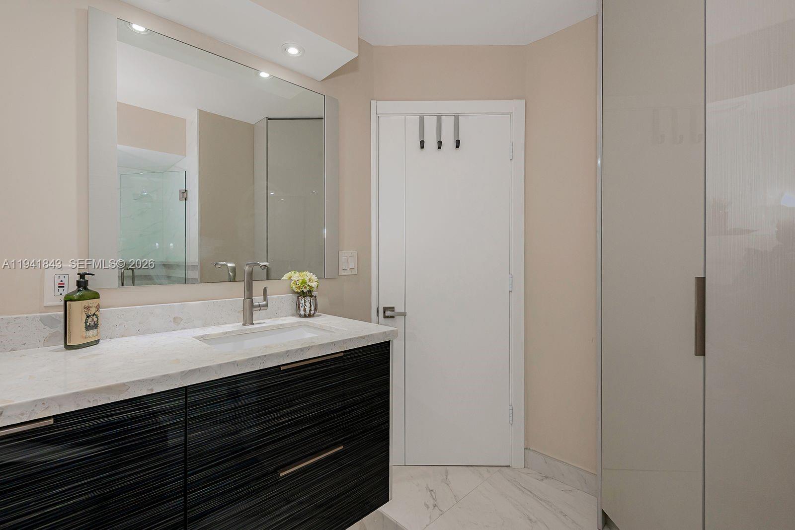 301 174th St #619 Sunny Isles Beach, FL 33160