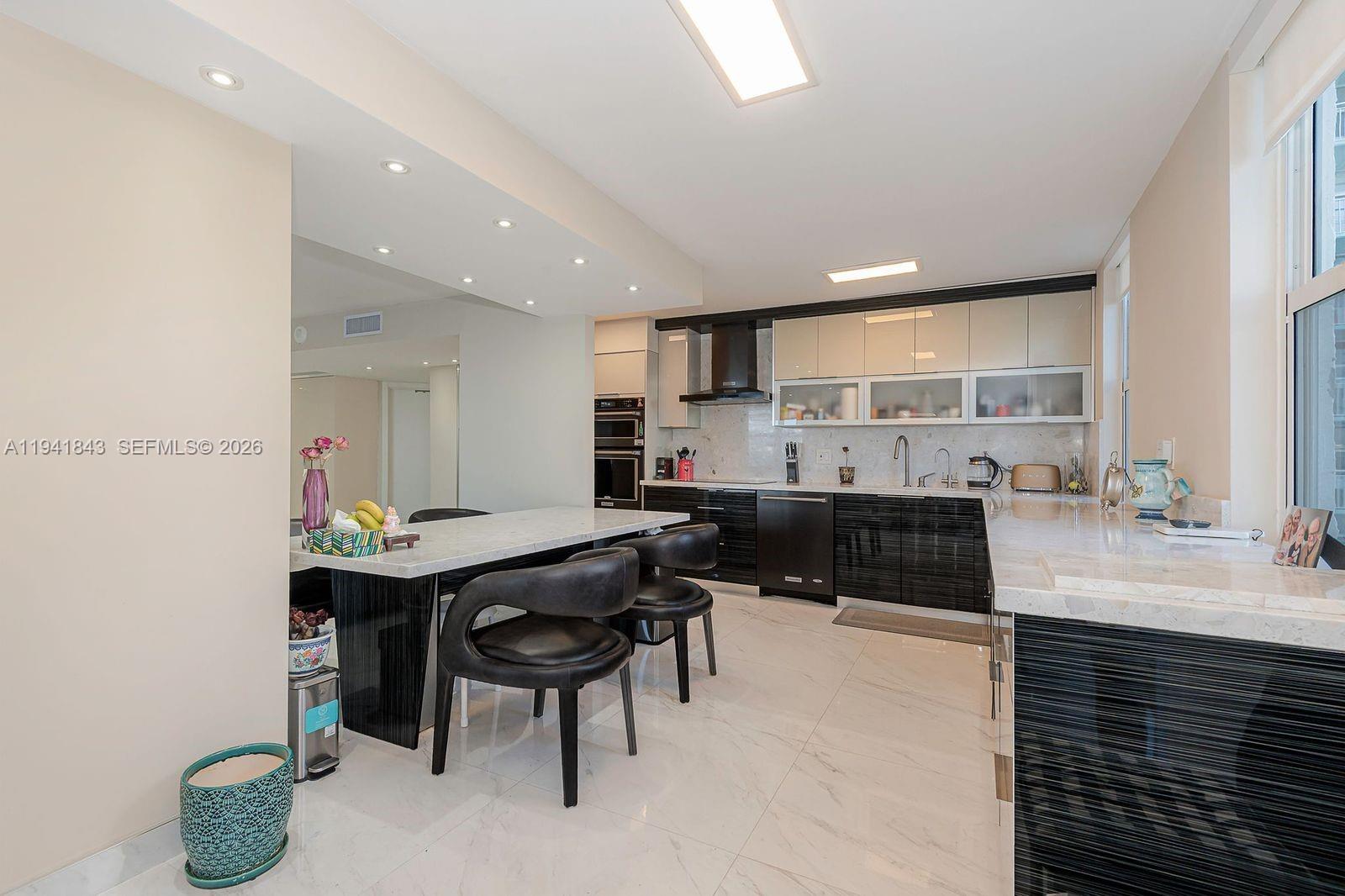 301 174th St #619 Sunny Isles Beach, FL 33160