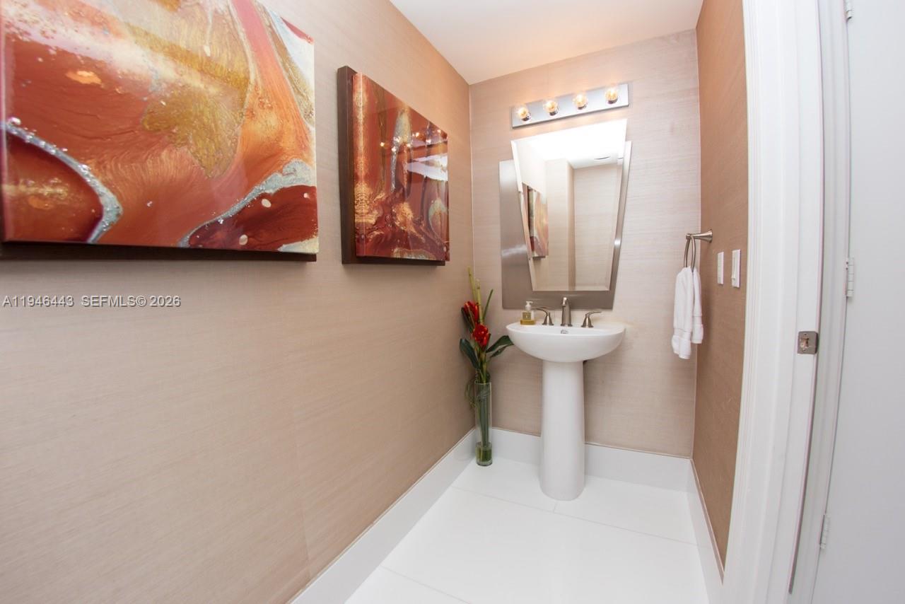 image The Peninsula Ii Condo10