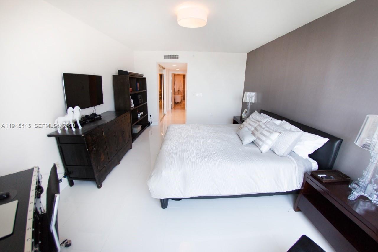 image The Peninsula Ii Condo12