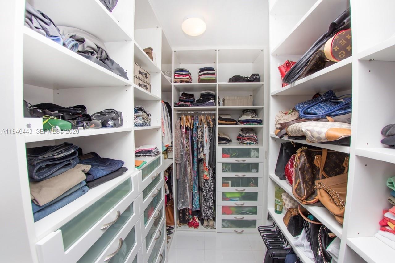 image The Peninsula Ii Condo14