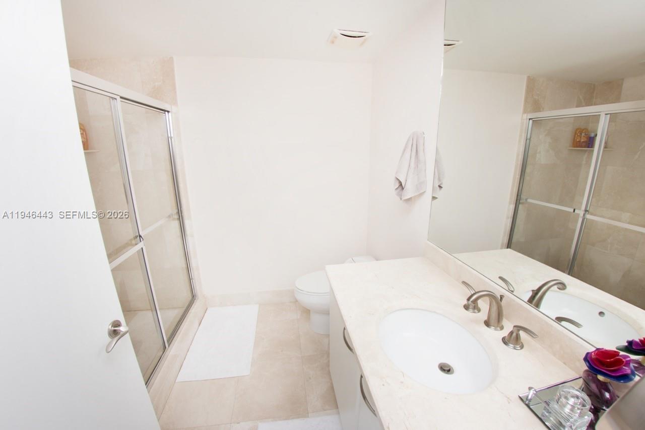 image The Peninsula Ii Condo18