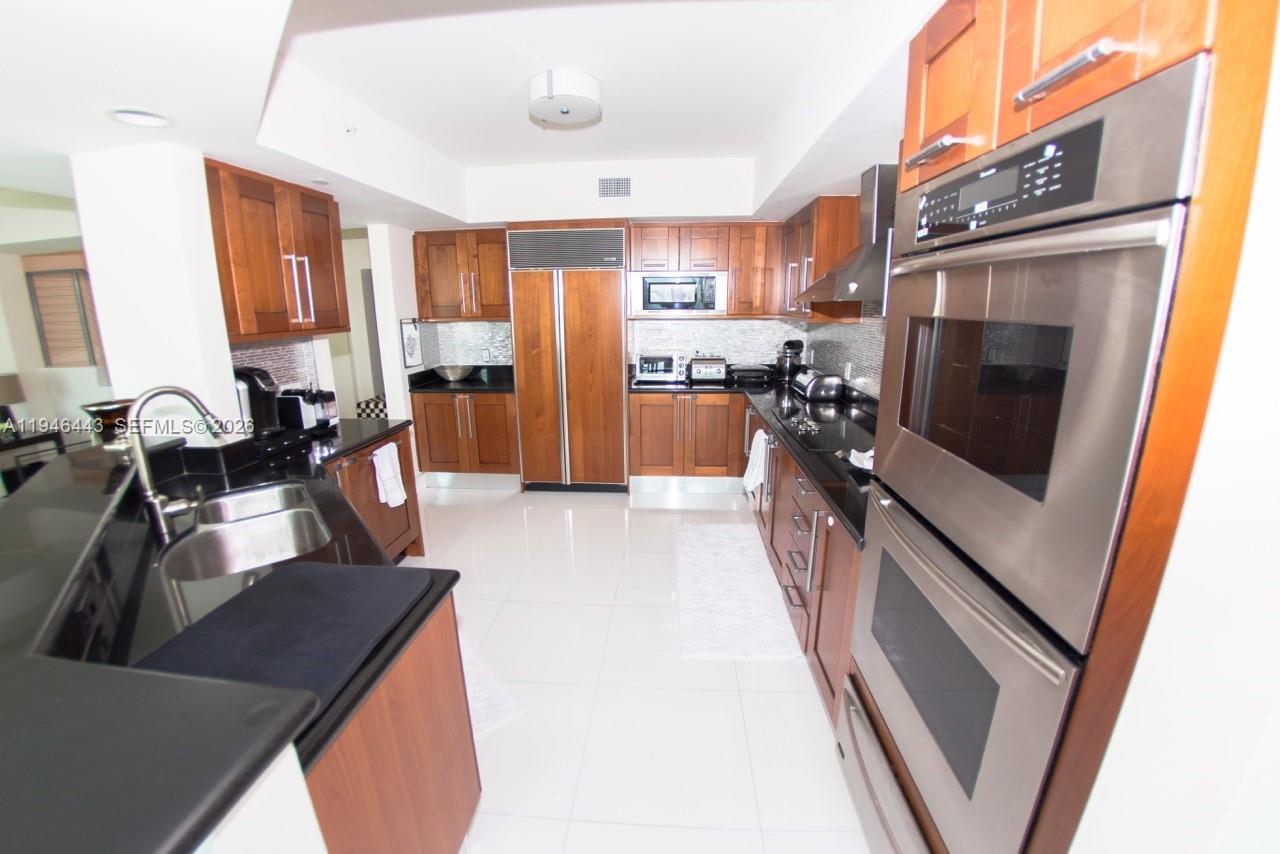 image The Peninsula Ii Condo2