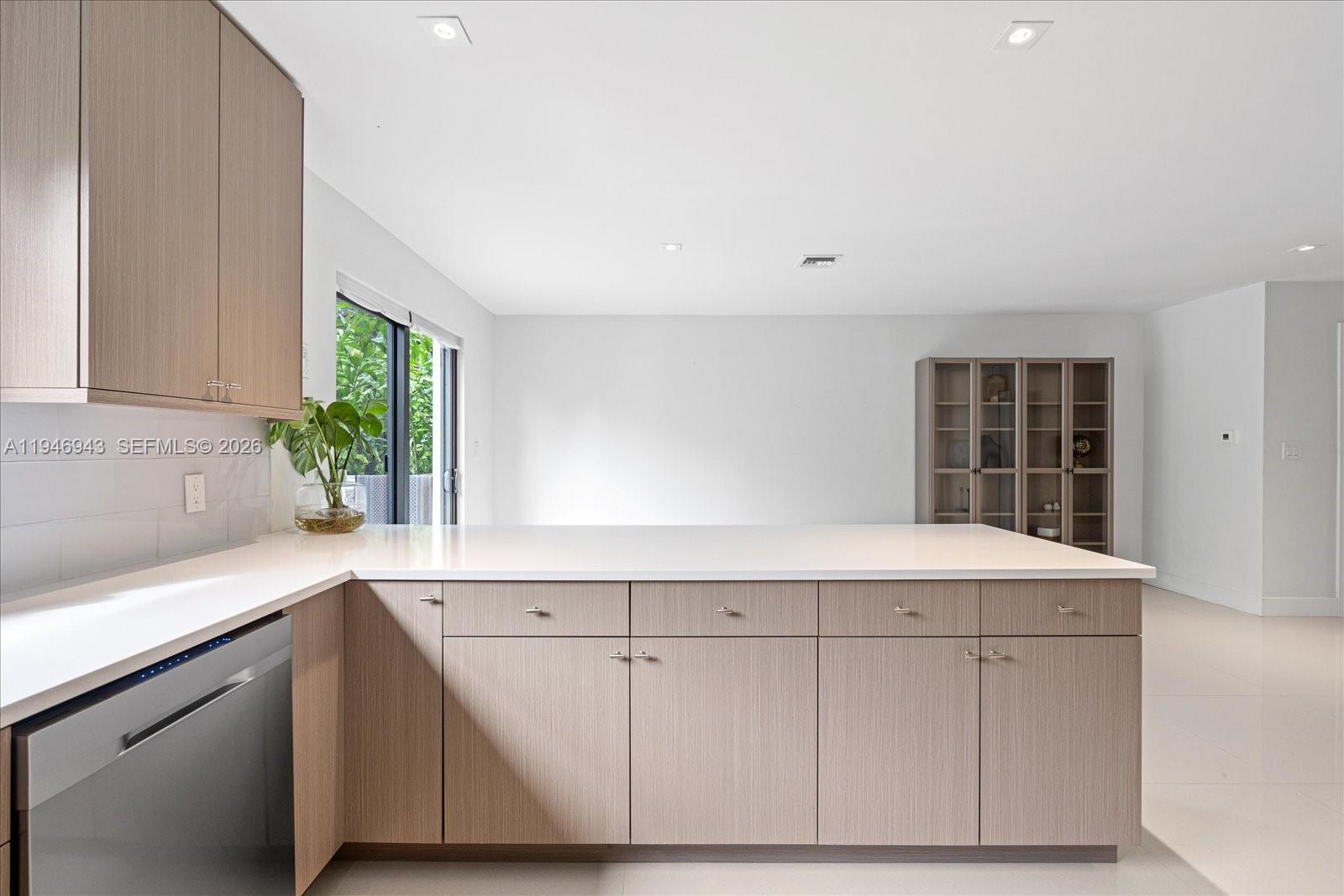 806 SW 29th St #806 Fort Lauderdale, FL 33315