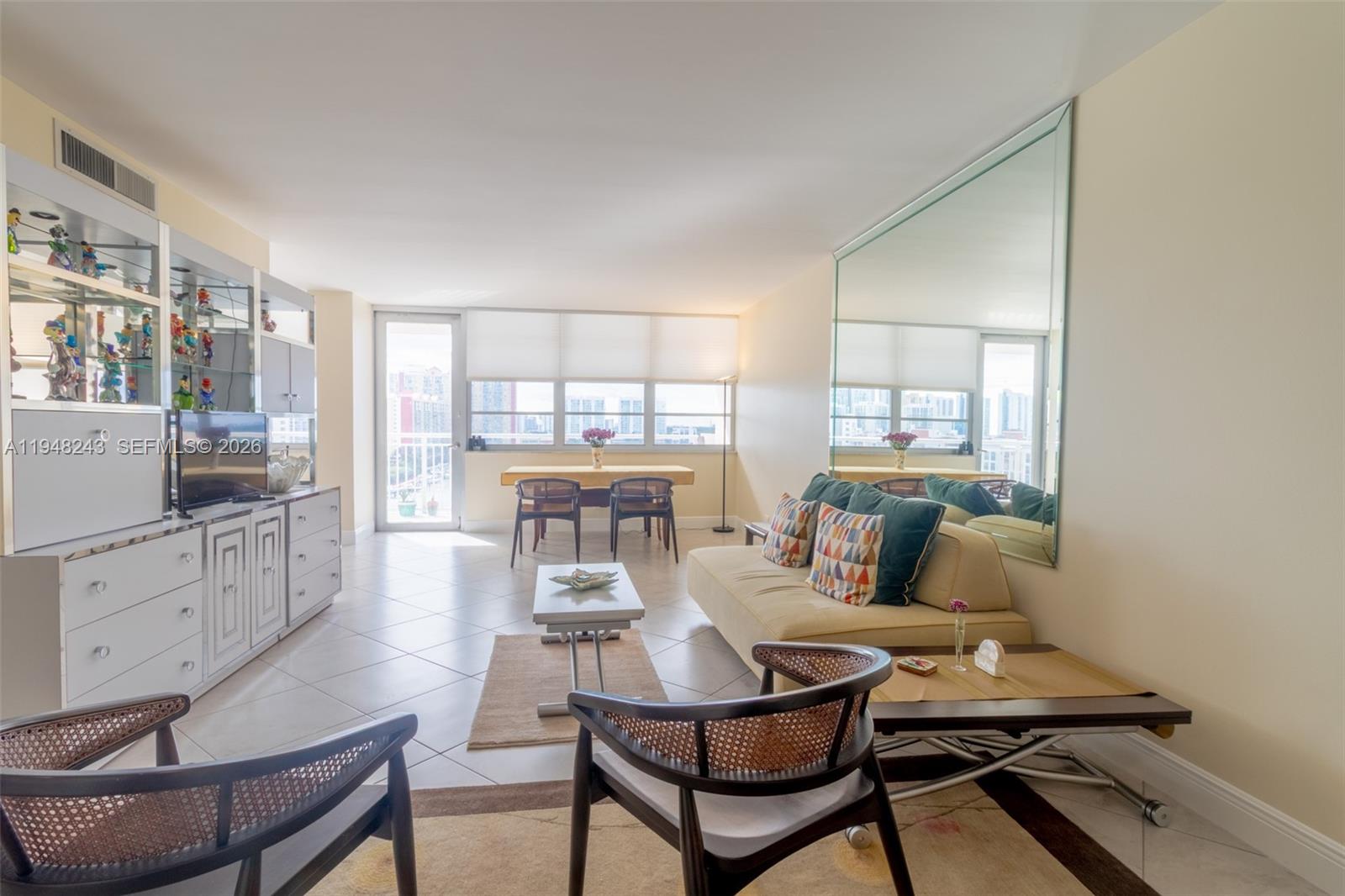 image Winston Towers 1004