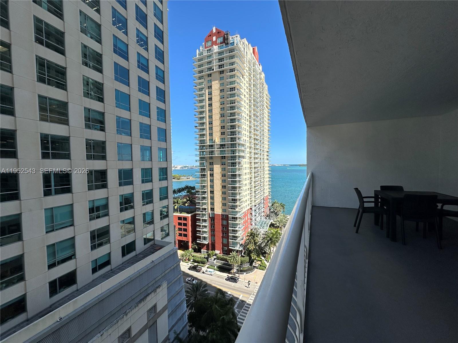 1200 Brickell Bay Dr #1712 Miami, FL 33131