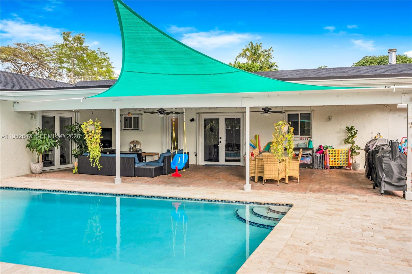 15930 SW 90th Ave Palmetto Bay, FL 33157