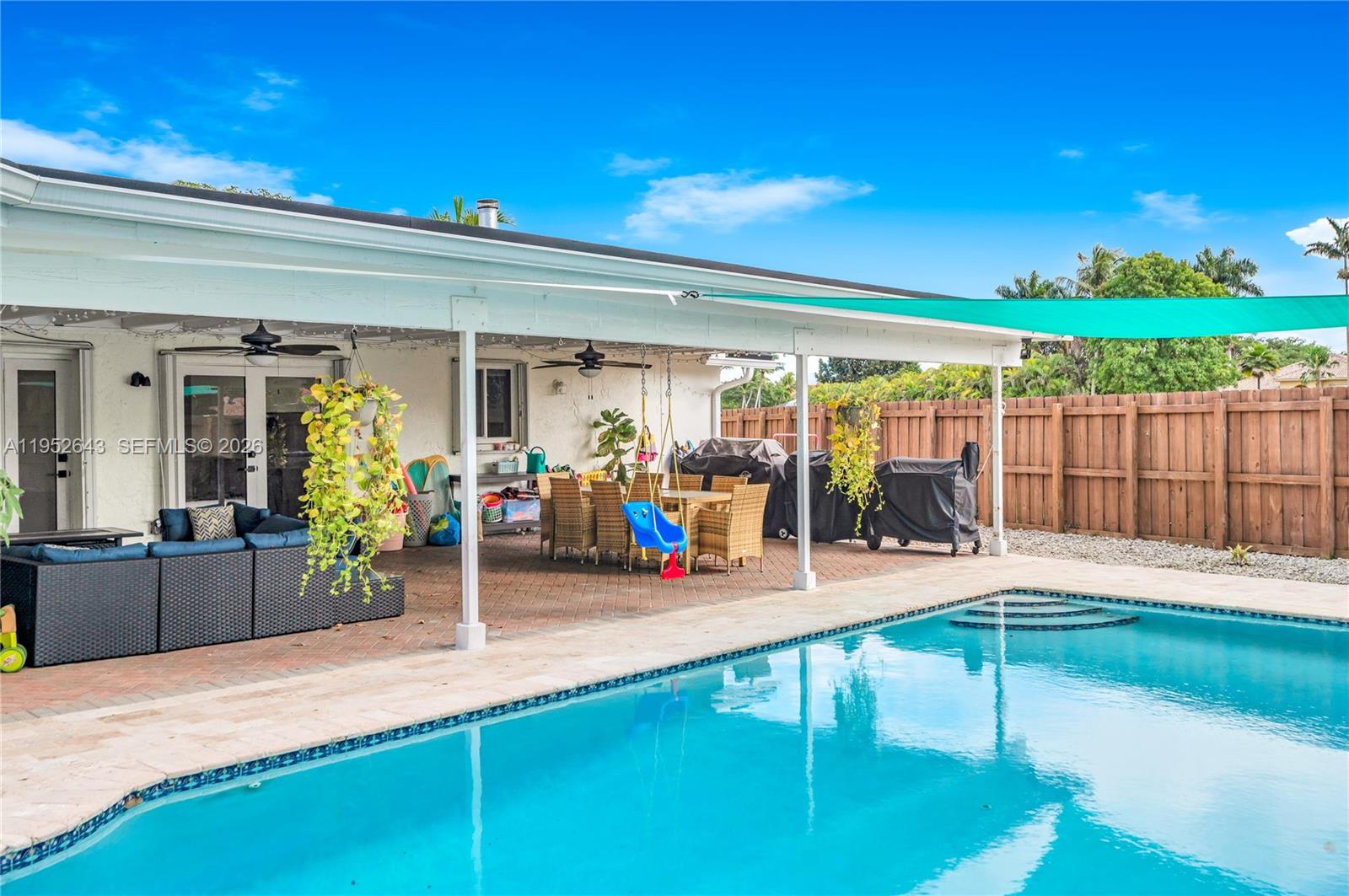 15930 SW 90th Ave Palmetto Bay, FL 33157