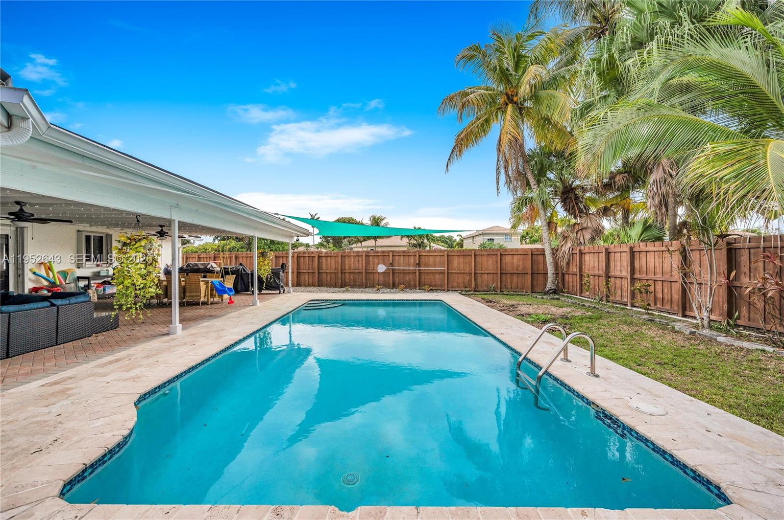 15930 SW 90th Ave Palmetto Bay, FL 33157