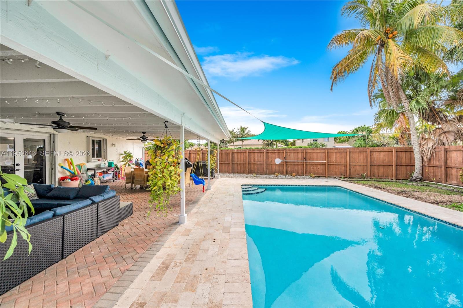 15930 SW 90th Ave Palmetto Bay, FL 33157