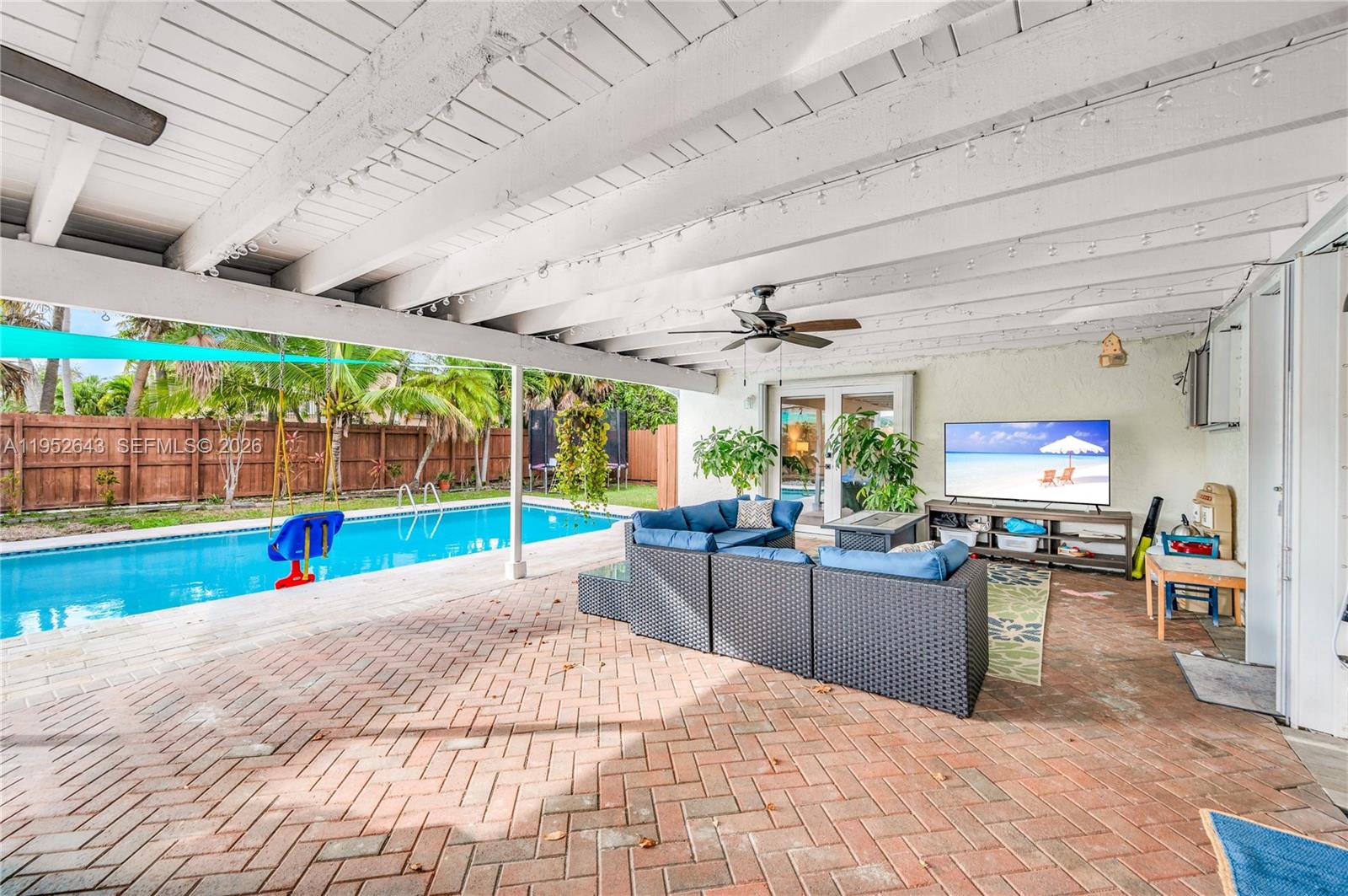 15930 SW 90th Ave Palmetto Bay, FL 33157