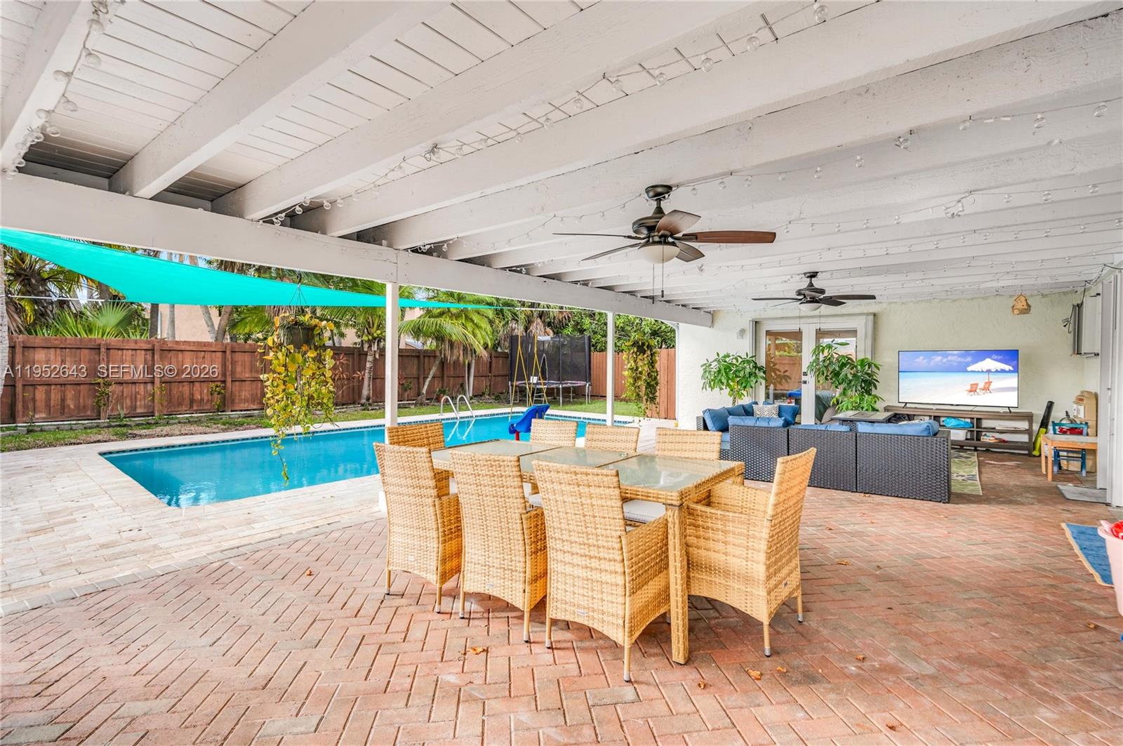 15930 SW 90th Ave Palmetto Bay, FL 33157