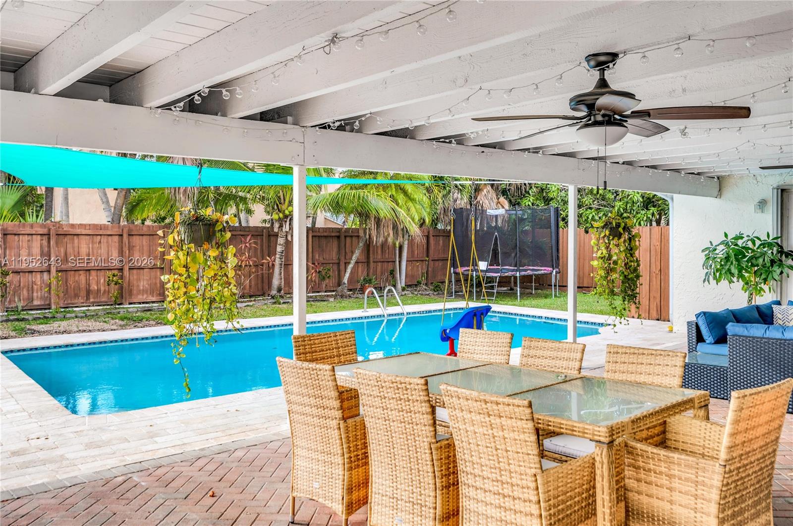 15930 SW 90th Ave Palmetto Bay, FL 33157