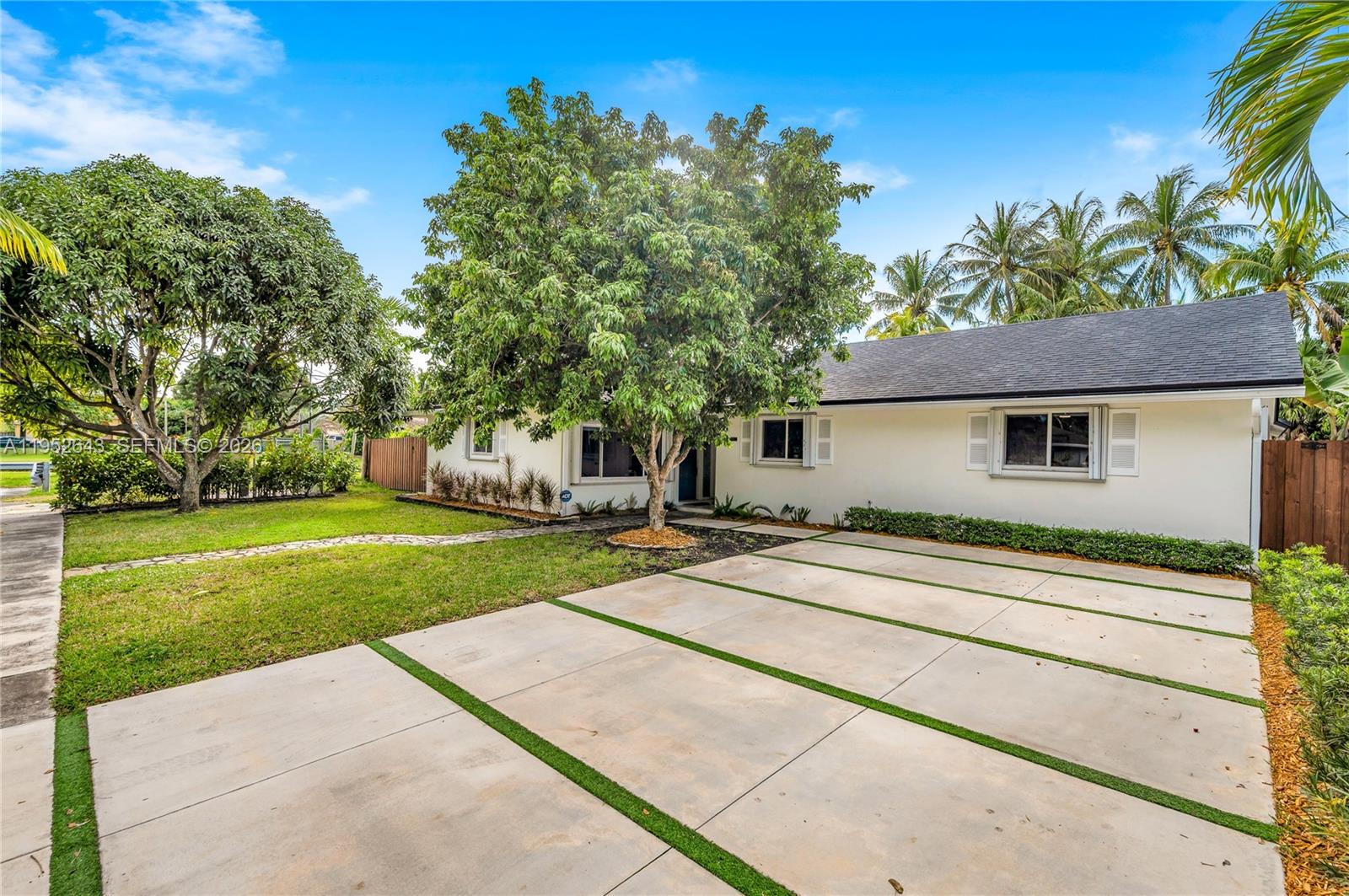 15930 SW 90th Ave Palmetto Bay, FL 33157