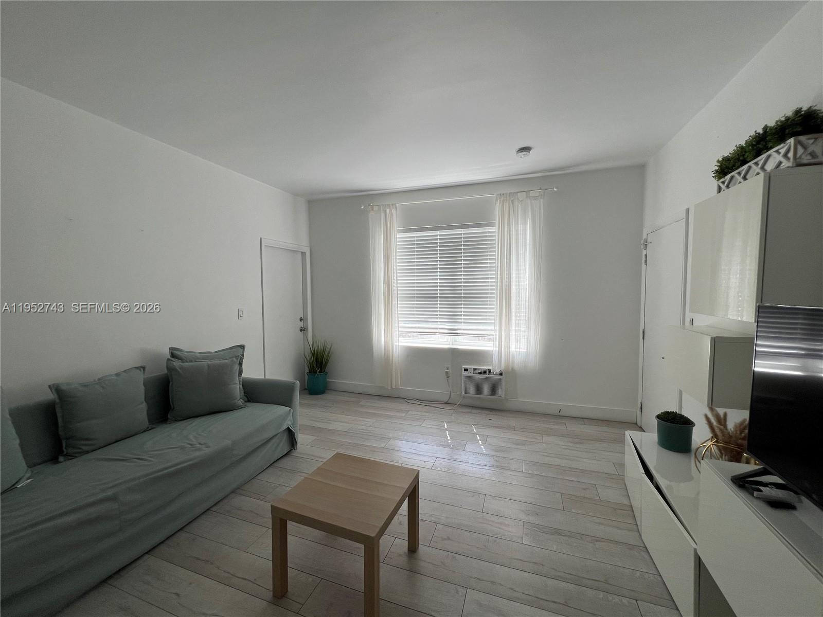 1610 Bay Rd Miami Beach, FL 33139