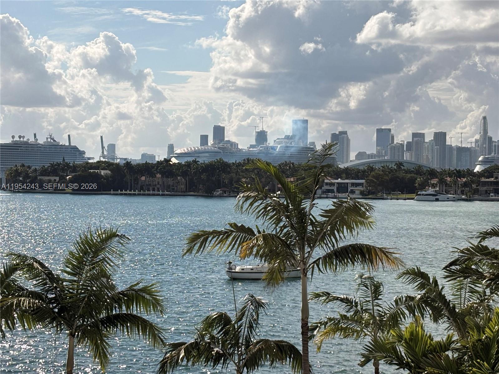 image South Bay Club2