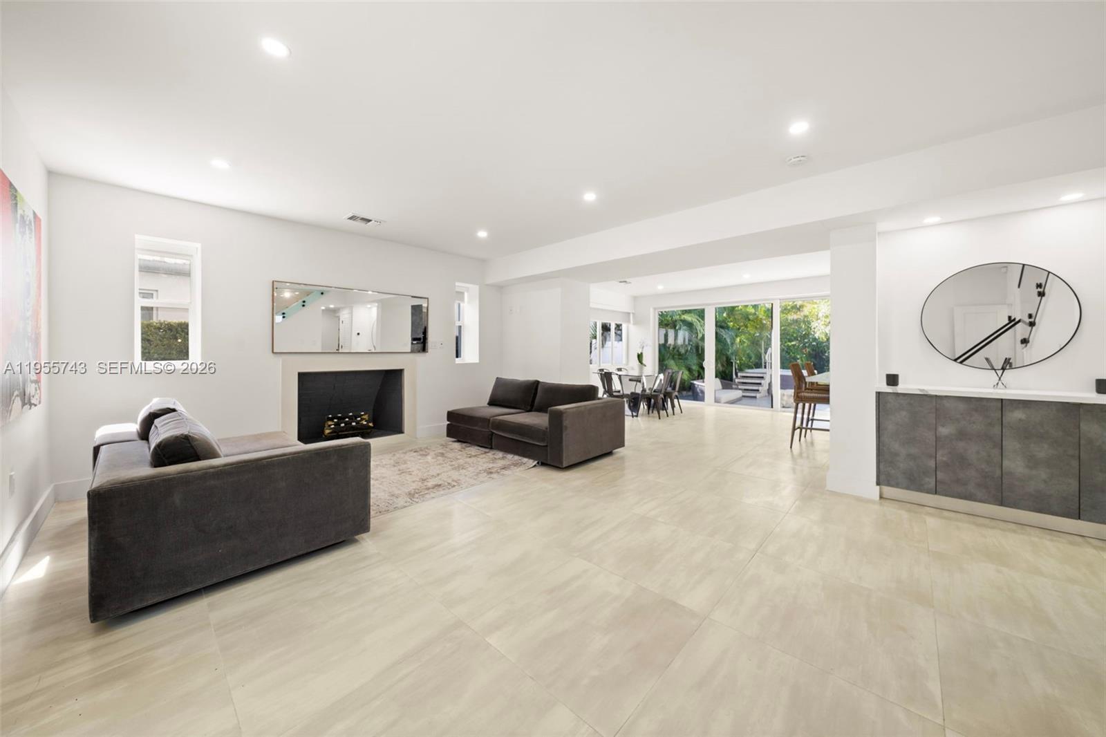 3166 Royal Palm Ave Miami Beach, FL 33140