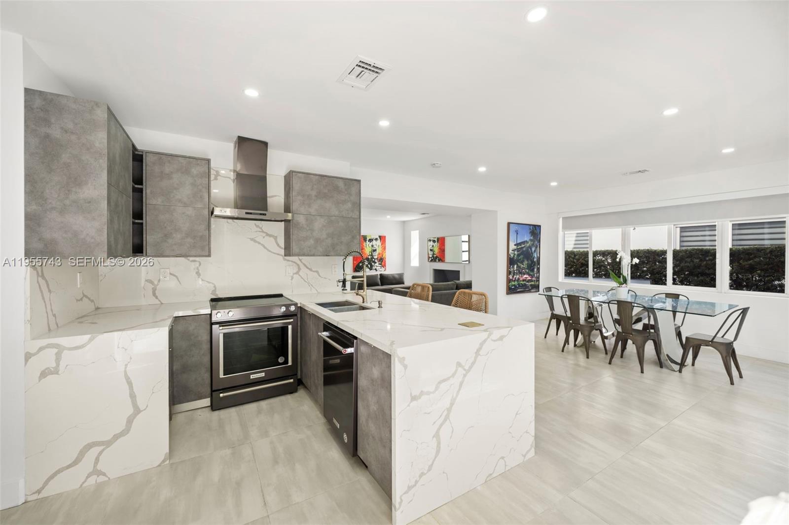 3166 Royal Palm Ave Miami Beach, FL 33140