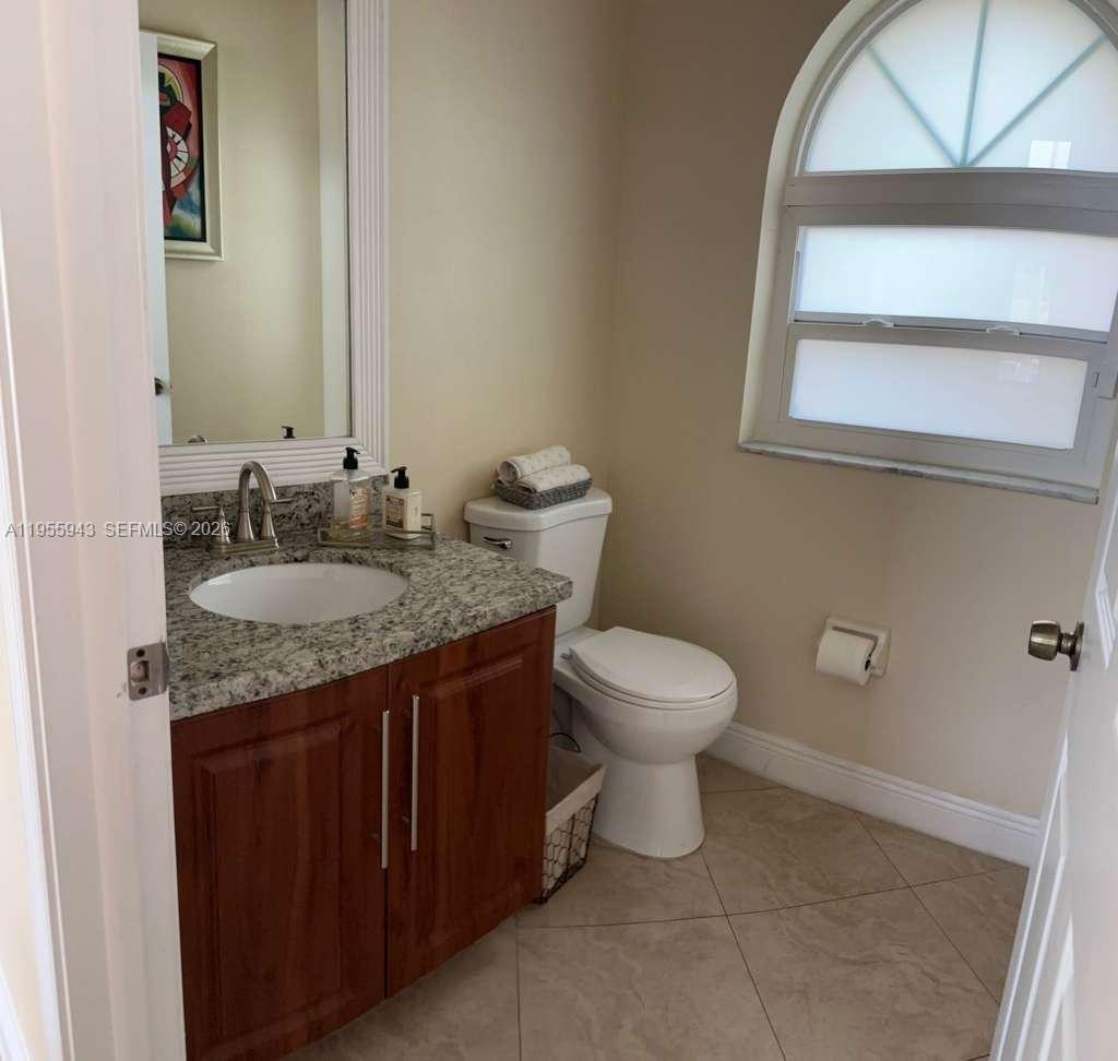 4199 NW 81st Ter Coral Springs, FL 33065