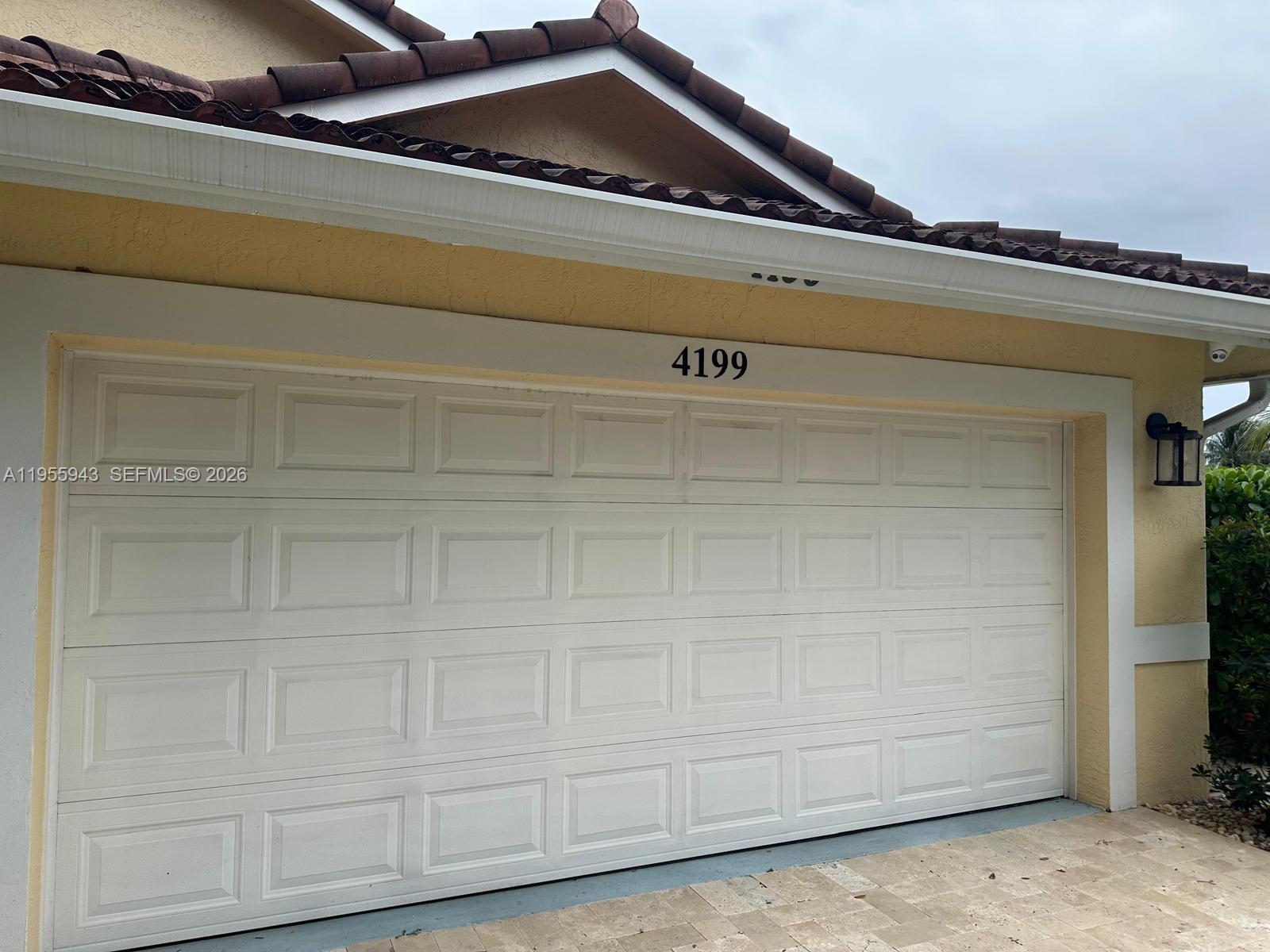 4199 NW 81st Ter Coral Springs, FL 33065