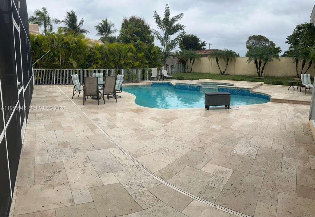 4199 NW 81st Ter Coral Springs, FL 33065