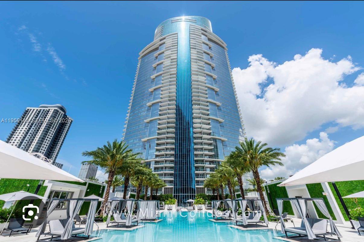 851 NE 1st Ave #2406