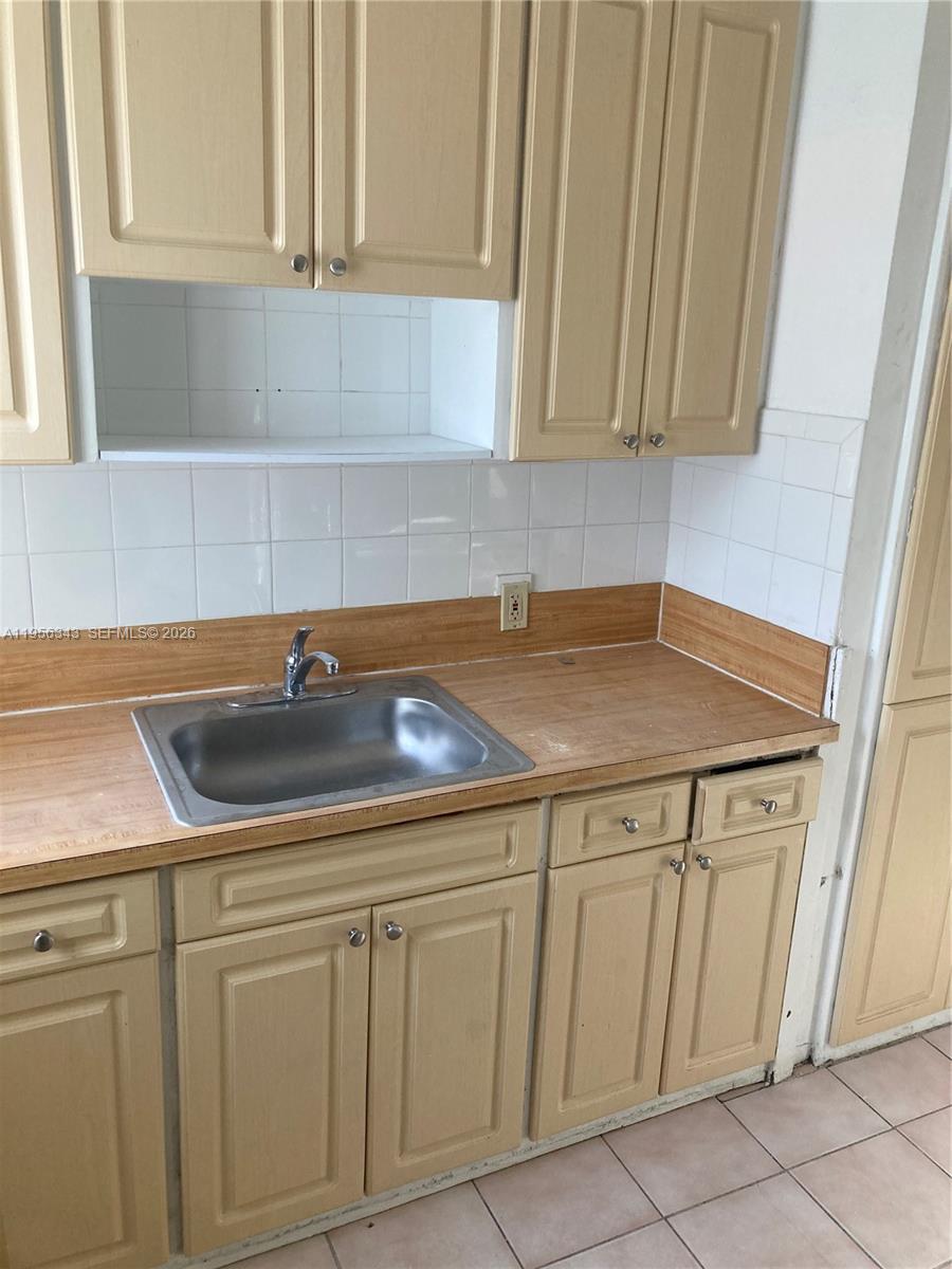 3742 SW 29th St #3742