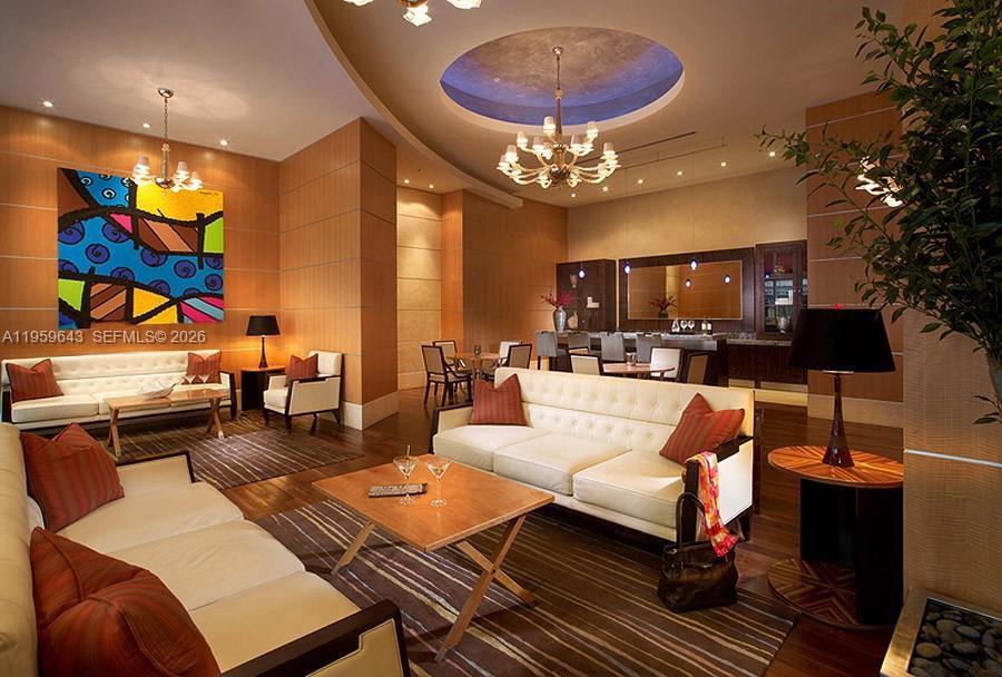 image Vizcayne South17