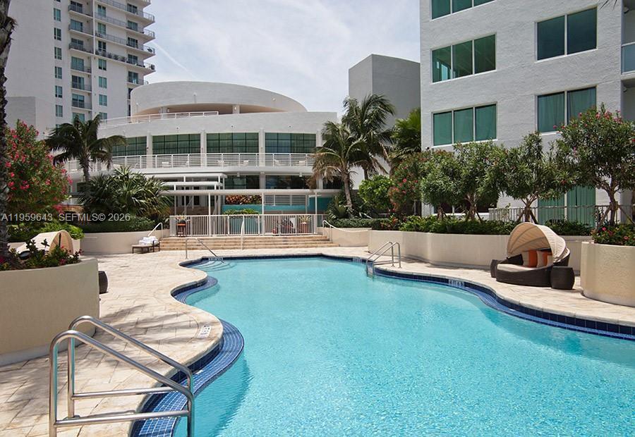 image Vizcayne South19