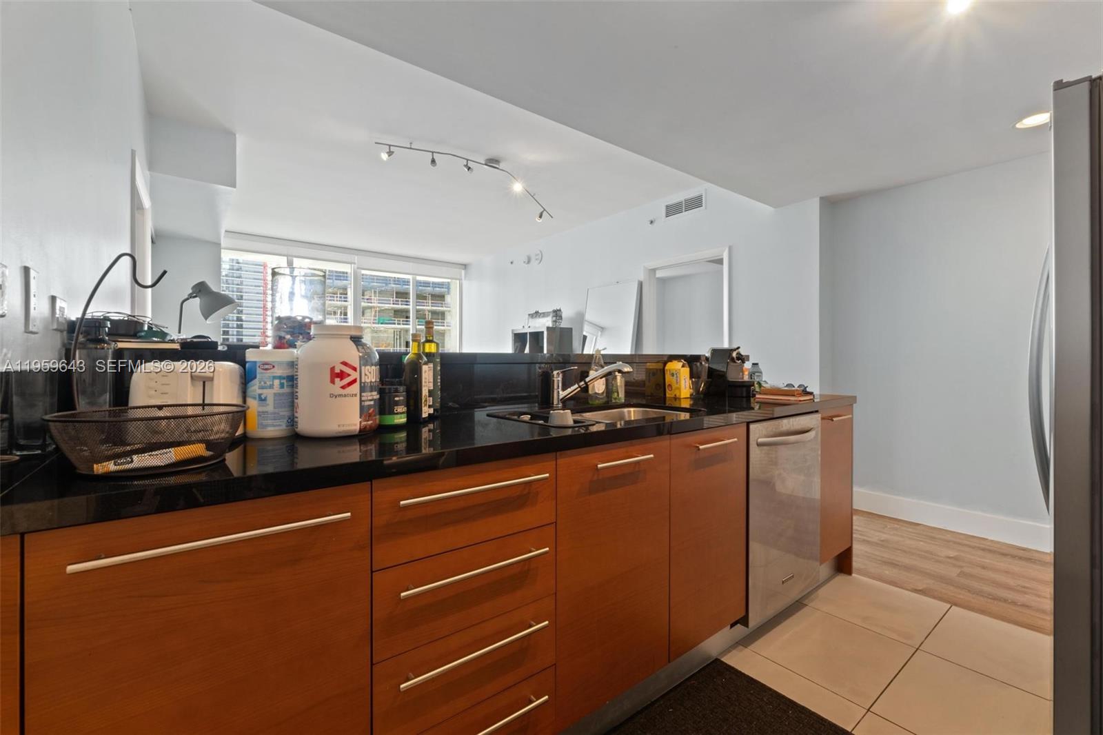 image Vizcayne South30