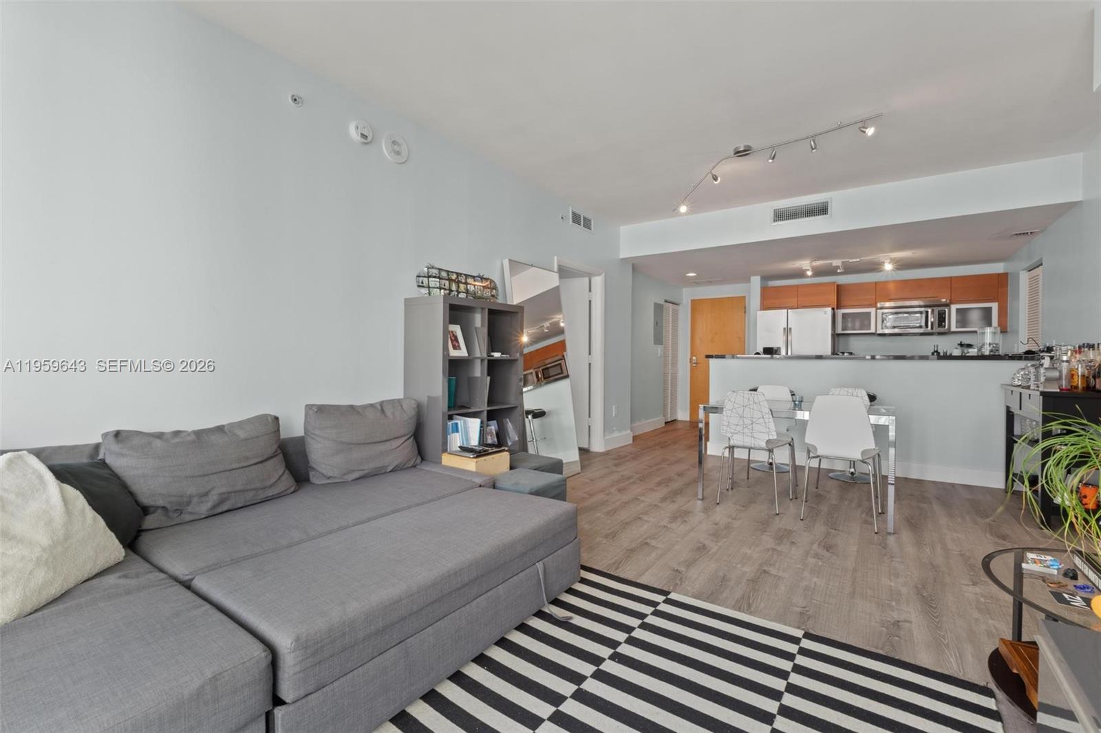 image Vizcayne South35