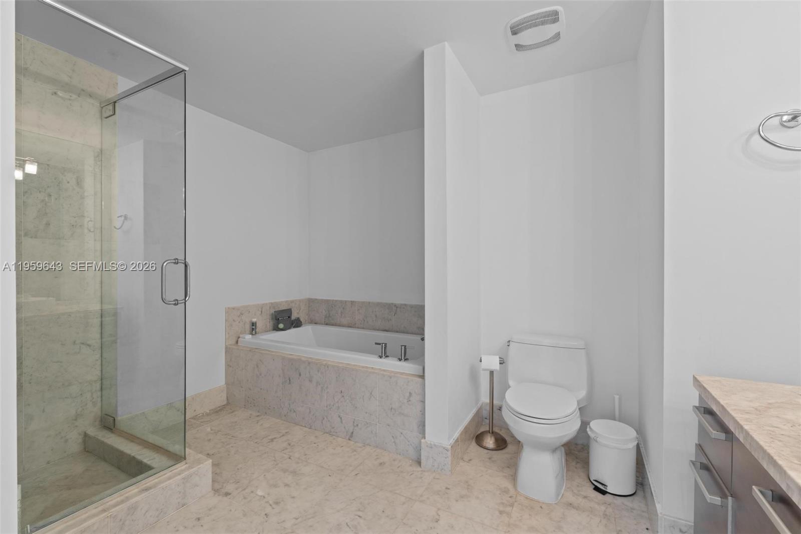 image Vizcayne South40