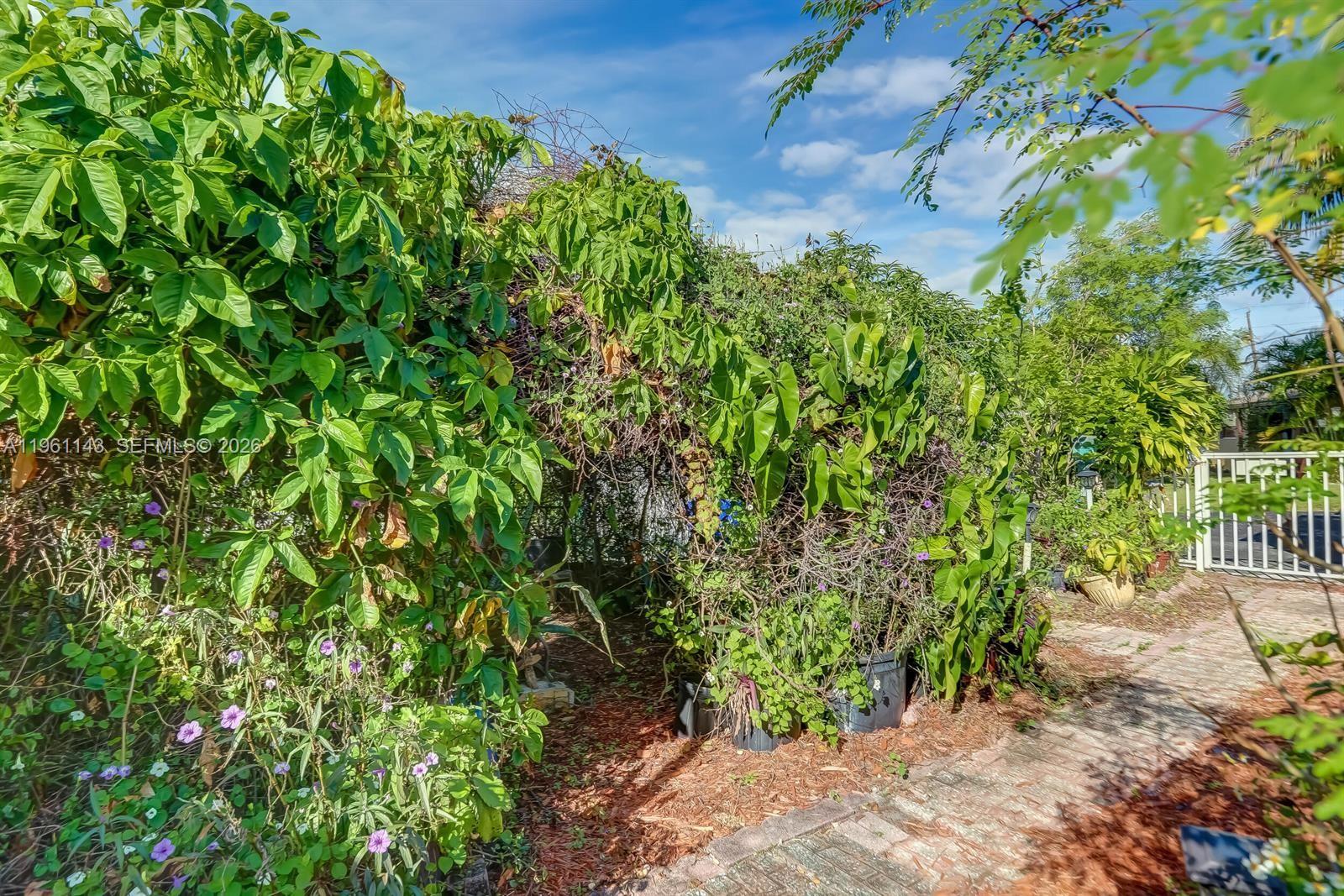 2200 SW 42nd Way Fort Lauderdale, FL 33317