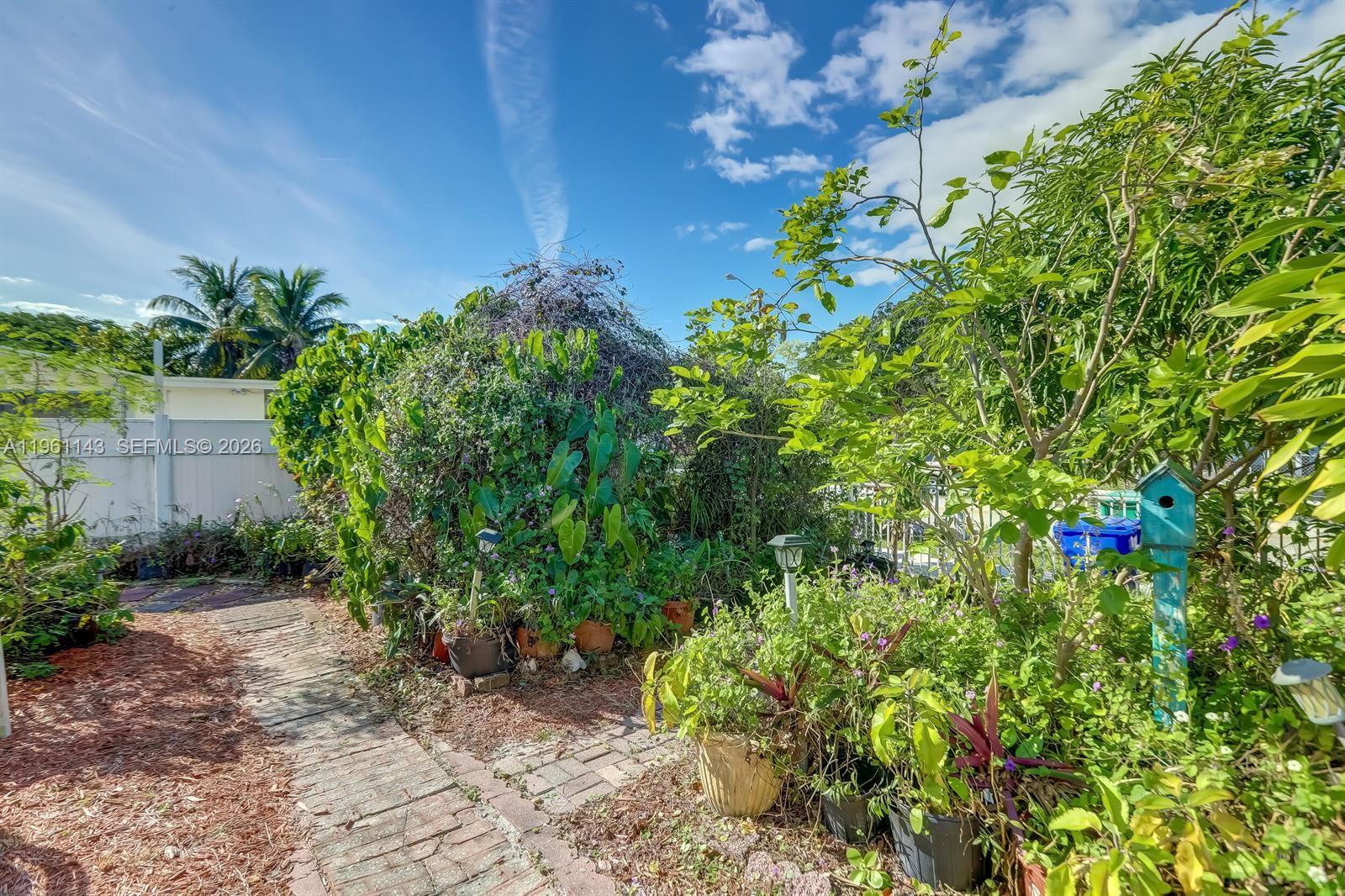 2200 SW 42nd Way Fort Lauderdale, FL 33317