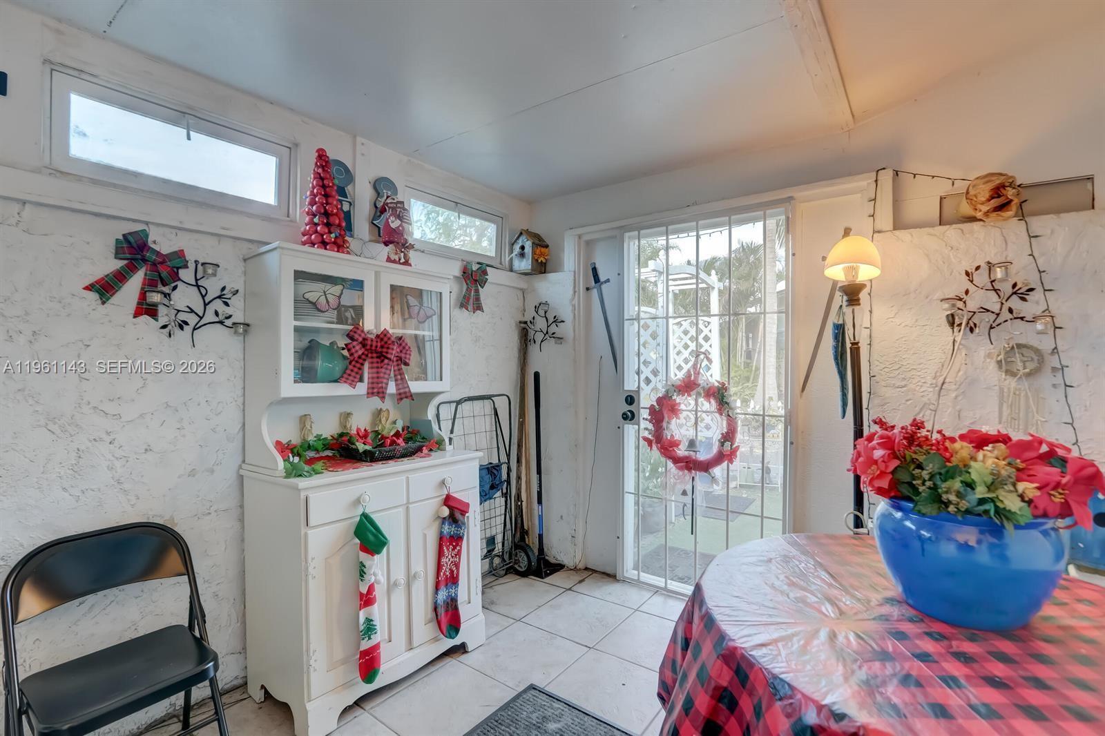 2200 SW 42nd Way Fort Lauderdale, FL 33317